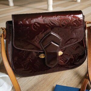 Louis Vuitton Vernis Amarante Patent Leather Bellflower Crossbody Handbag PM